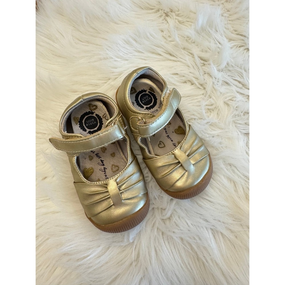 Livie & Luca Gold Mary Jane Bow Shoes size 6C